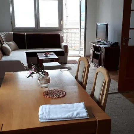 Cuprija Apartment *